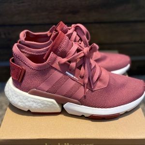 Women’s Adidas casual shoes